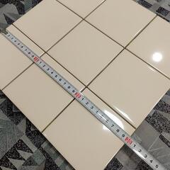 未使用タイル 63枚 10㎝角 INAX ネット張り 7シート(63枚)の画像