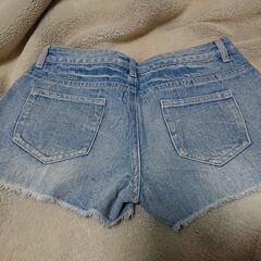 □　レディース　デニムショートパンツ　ウエスト６４　ヒップ９１の画像