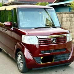ホンダ N-BOX  🔘 型式：GF1 🔘 年式：2014年式 🔘 走行距離：208,952km 🔘 車検：2027年11月7日 🔘 ナビゲーション 🔘 電動両開きスライドドア 🔘 Bluetooth、TV 🔘 シートヒーター 🔘 アイドリングストップ 🔘 エアコン 🔘 バックカメラ 🔘 CYBAシステム 🔘 エアバッグ 🔘 電動ミラー 🔘 電動シャッター 🔘 アルミホイール 🔘 詳細はお問い合わせくださいの画像