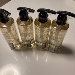 金箔入りローション　4本の画像