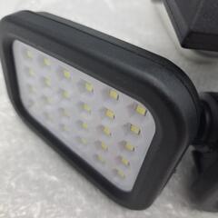 新品★太陽光発電式　センサーライト　多方向の画像