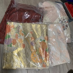着物と着物帯各種の画像