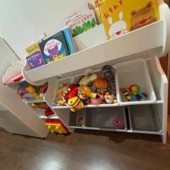 新品大型おもちゃ棚の画像