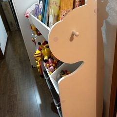 新品大型おもちゃ棚の画像