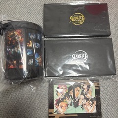 【未開封】鬼滅の刃缶バッジセットAとBポップコーンボックス1個セットの画像