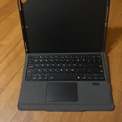 iPad 第7、8、9世代対応キーボード付きケースの画像