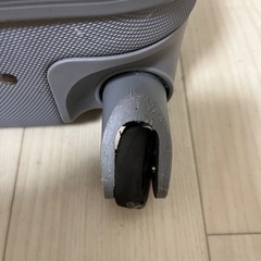 【札幌駅】キャリーケース　機内持ち込みサイズ　シルバー　ジャンク品の画像