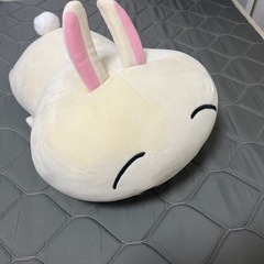 ちいかわ もっちる ねそべり BIGぬいぐるみ　うさぎの画像