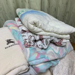 0円です！　布団　毛布　シーツ　タオルケット　枕　バーバリーの画像
