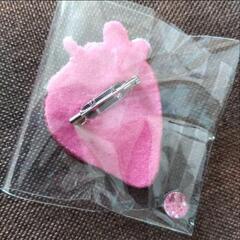 ブローチ　いちごの画像