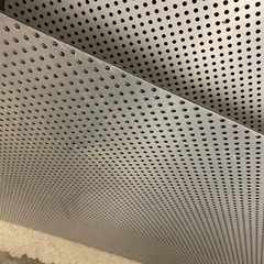 アルミ有孔ボード2枚の画像