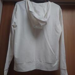 UNIQLO　ユニクロ　エアリズム　UVカットパーカー　150 ホワイト　白の画像
