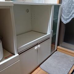 レンジボード　キッチンカウンター　食器棚の画像