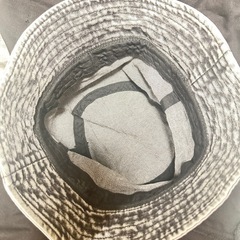 美品バケットハットの画像