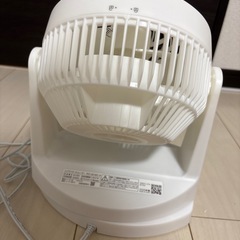 アイリスオーヤマ コンパクトサーキュレーター マカロン型 14畳首振りタイプPCF-MKM18-Wの画像