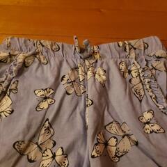 H&M　蝶のショートパンツ　size134～140の画像
