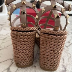 【VALENTINO GARAVANI】ウェッジサンダル ROCKSTUDの画像