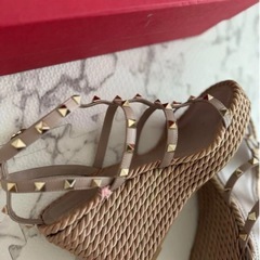 【VALENTINO GARAVANI】ウェッジサンダル ROCKSTUDの画像