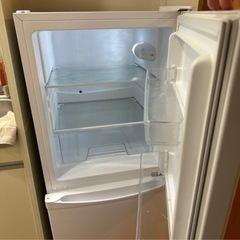 【値下げ済み】アイリスオーヤマ 冷蔵庫 142L ホワイト 幅50cm IRSD-14A-W 2ドア 右開きの画像