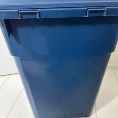 [お話中]蓋付き分別ゴミ箱の画像