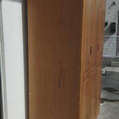 3. クローゼット(服を掛けて収納可能)の画像