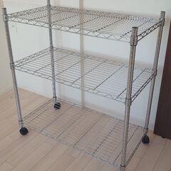 【🉐まとめ買い割引有り】『キャスター付き（3基が）』スチールラックが４基  😃早い者勝ちの画像