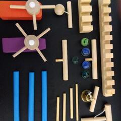 セット品です　木製玩具ドミノ倒しの画像