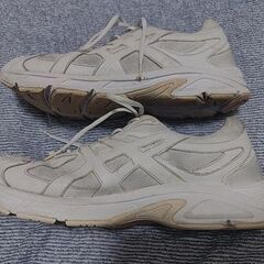 asicsのスニーカー(28cm)の画像