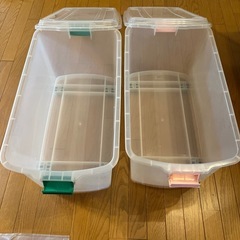 衣装ケース(大)２つ　収納に便利♪アルコール消毒済みの画像