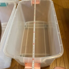 衣装ケース(大)２つ　収納に便利♪アルコール消毒済みの画像