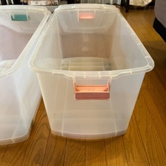 衣装ケース(大)２つ　収納に便利♪アルコール消毒済みの画像