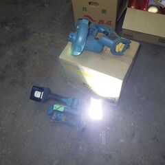 マキタ 破損品・動作品 充電式ブロア、充電式LEDワークライト 3点セットの画像