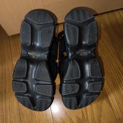 走れる厚底サンダルの画像