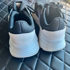 アディダス　cloudfoam comfortの画像