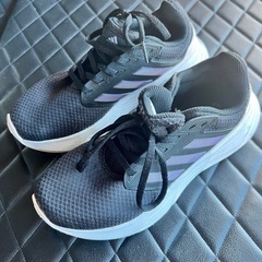 アディダス　cloudfoam comfortの画像