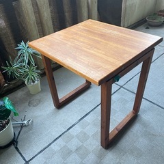 【値下げ】木製テーブルの画像