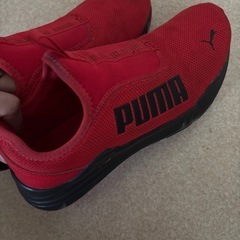 PUMAスニーカーの画像