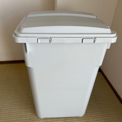 【至急】４５ℓ ゴミ箱の画像