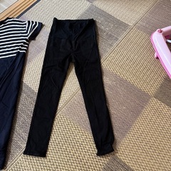 マタニティ洋服、歩行器の画像