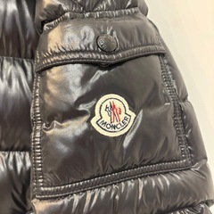 MONCLER ブラック ダウンジャケットの画像