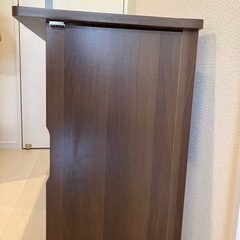 木製折りたたみテーブル　棚付きの画像