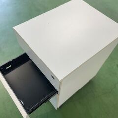 差し上げます。　キャビネ　袖机の画像