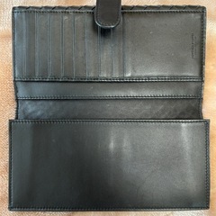 ボッテガヴェネタ牛革ロングウォレット二つ折り長財布さいふレザー黒色系サイフ小銭入れ有本革男性用ユニセックスメンズレディースブラックの画像