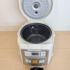 TIGER　3合炊き炊飯器の画像