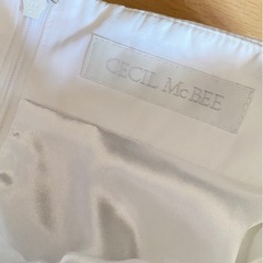 【お譲り先決定】人気のCECIL McBEE ‼️ 可愛らしく清楚な白色ミニスカート【近日終了】の画像