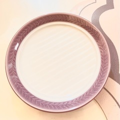 ほとんど使用していない食器一式の画像