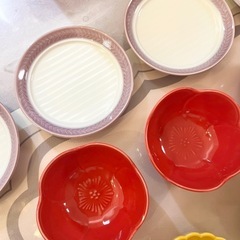 ほとんど使用していない食器一式の画像