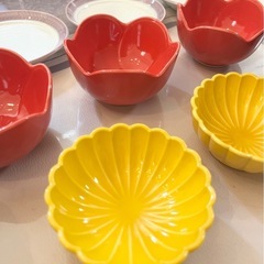 ほとんど使用していない食器一式の画像
