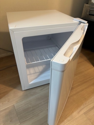 【ほぼ未使用】小型冷凍庫 MAXZEN 33L／2024年購入 杉並区引き渡し