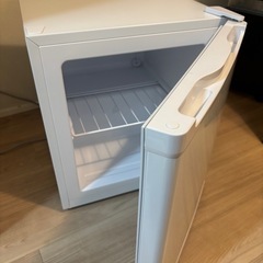 【ほぼ未使用】小型冷凍庫 MAXZEN 33L／2024年購入 杉並区引き渡しの画像
